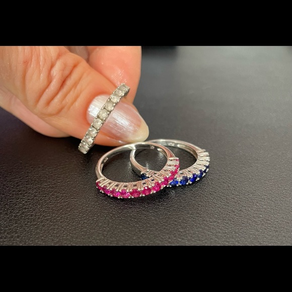 3 stackable rings. - Picture 2 of 8